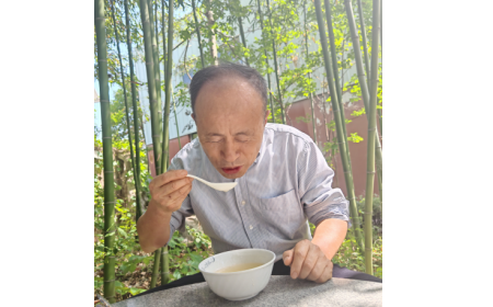 2025 健康飲食趨勢：天然食材成主流，隨州葛根粉走進(jìn)老年人餐桌
